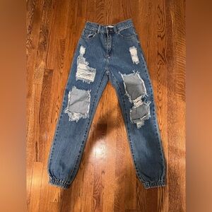 Vibrant ripped jeans size 24